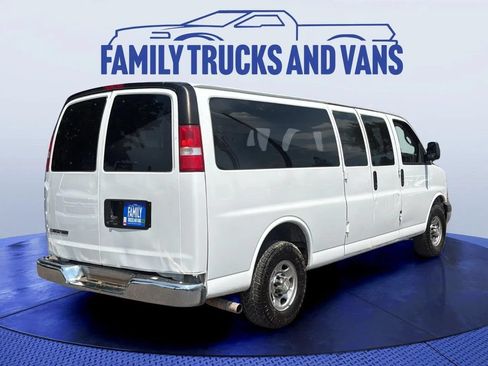 Used 2020 Chevrolet Express 3500 LT w/ LT Preferred Equipment Group RWD image 5