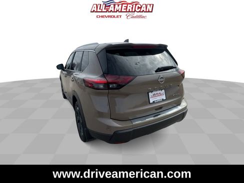 Used 2024 Nissan Rogue SV w/ SV Premium Package image 6