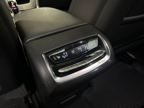 Used 2024 Cadillac XT6 Premium Luxury w/ Technology Package image 37