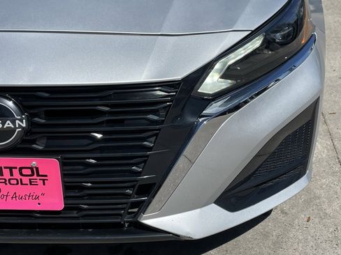 Used 2024 Nissan Altima 2.5 SV image 7