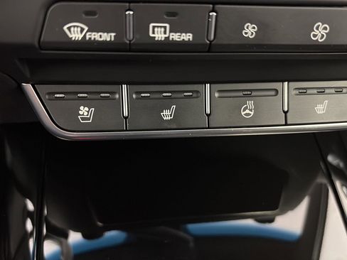 Used 2019 Kia Sorento SX image 57