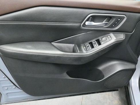 Used 2021 Nissan Rogue SL image 14