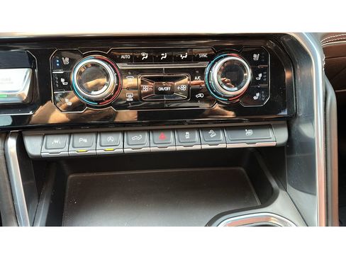 Used 2022 GMC Sierra 1500 Denali Ultimate AWD/4WD image 16