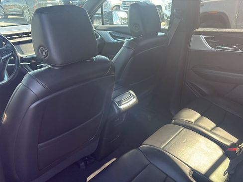 Used 2020 Cadillac XT6 Premium Luxury AWD/4WD image 37