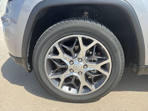 Used 2020 Jeep Grand Cherokee Limited w/ Premium Lighting Group image 13