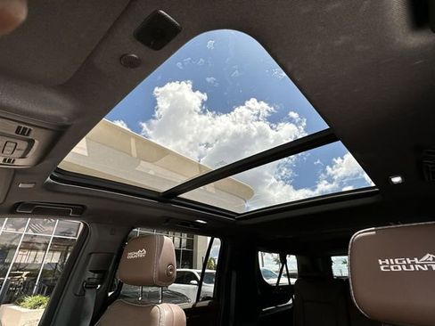 Certified 2023 Chevrolet Suburban High Country w/ Premium Package RWD image 14