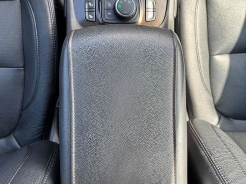 Used 2023 GMC Acadia AT4 image 22