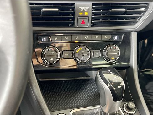 Used 2023 Volkswagen Jetta SE image 15