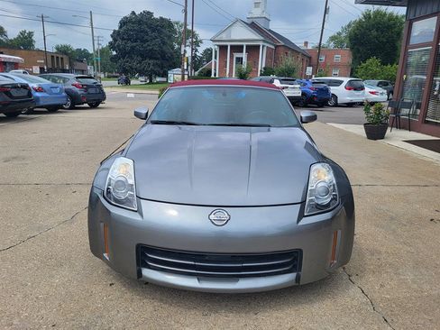 Used 2006 Nissan 350Z Touring RWD image 2