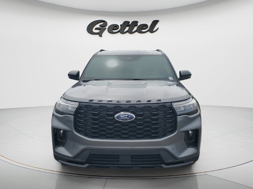 Used 2025 Ford Explorer ST-Line AWD/4WD image 2