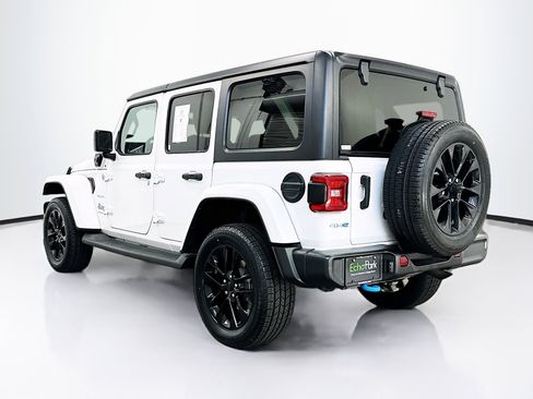 Used 2023 Jeep Wrangler Unlimited Sahara AWD/4WD image 5