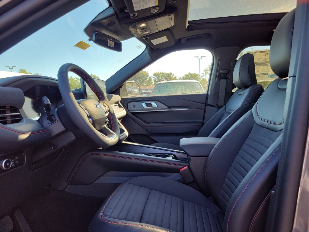 New 2026 Ford Explorer ST-Line w/ ST-Line Street Pack AWD/4WD image 18