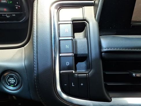Used 2023 GMC Yukon SLE RWD image 28