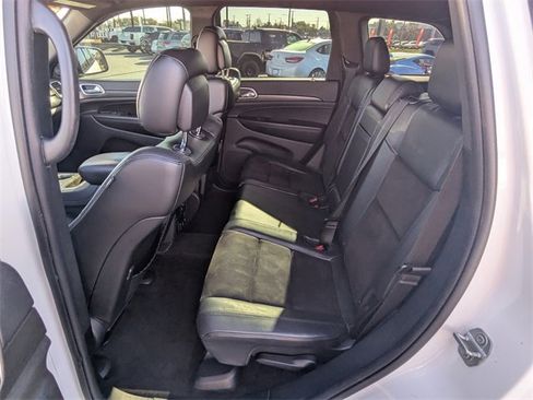 Used 2018 Jeep Grand Cherokee Altitude image 14
