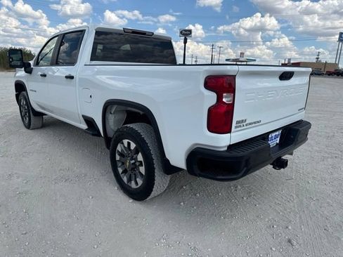 Used 2025 Chevrolet Silverado 2500 Custom w/ Custom Value Package AWD/4WD image 4