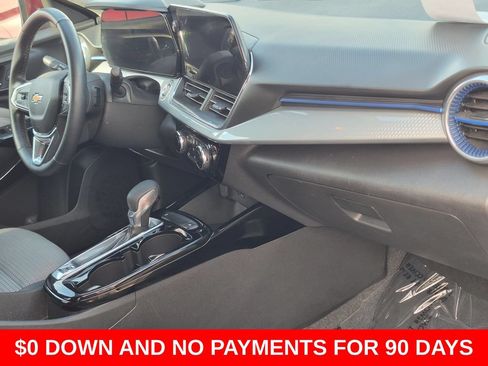 Used 2025 Chevrolet Trax LT w/ LT Convenience Package FWD image 31