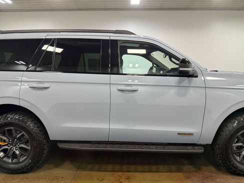 Used 2025 Ford Expedition Tremor image 32