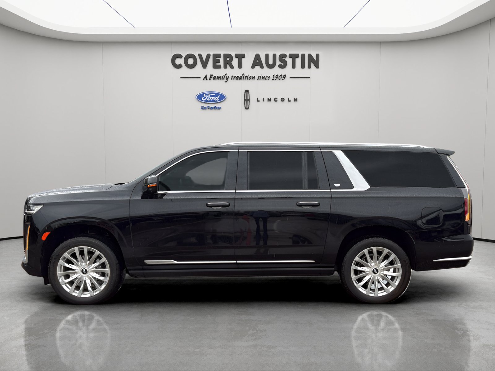 Used 2024 Cadillac Escalade ESV Premium Luxury w/ Performance Package AWD/4WD image 2