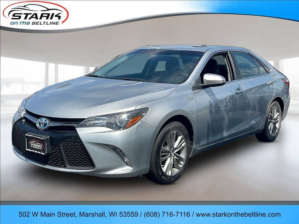 Used 2017 Toyota Camry SE w/ Moonroof Package FWD image 3