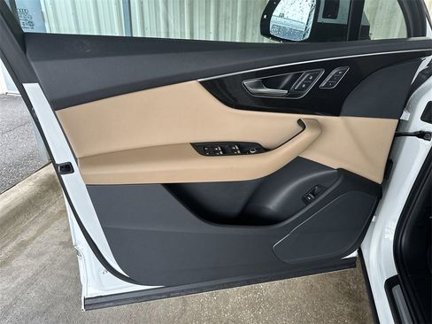 Used 2023 Audi Q7 2.0T Premium w/ Convenience Package image 10