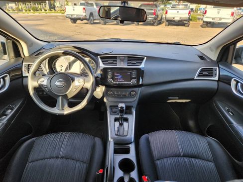 Used 2016 Nissan Sentra SV image 4