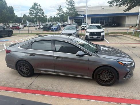 Used 2019 Hyundai Sonata Limited FWD image 4