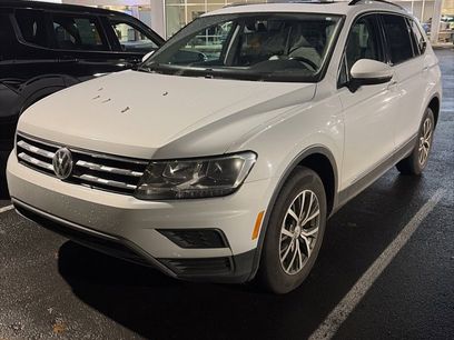 Used 2018 Volkswagen Tiguan SE w/ Panoramic Sunroof Package