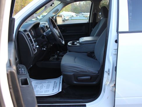 Used 2013 RAM 2500 Tradesman w/ Chrome Appearance Group image 16