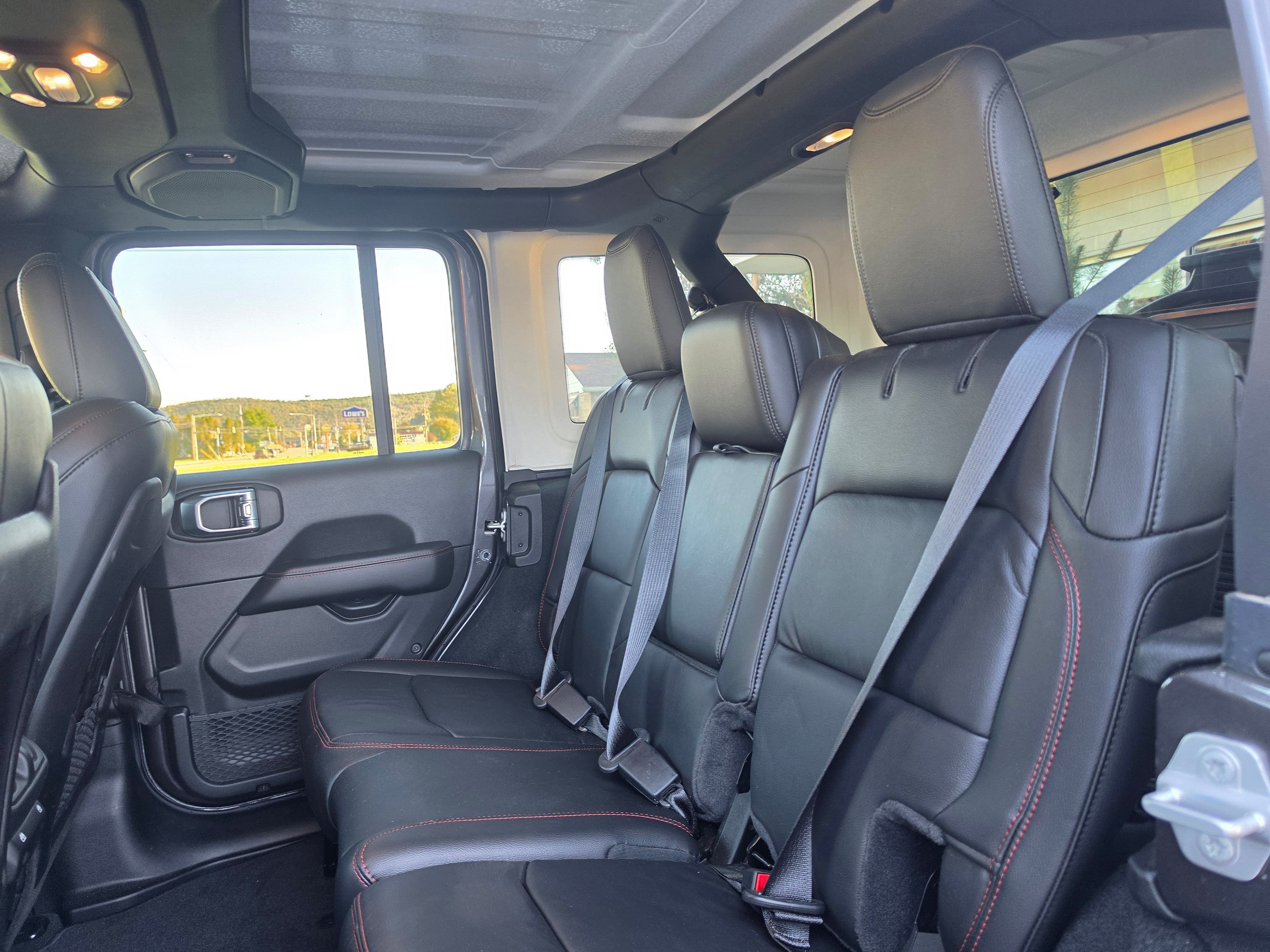 Used 2022 Jeep Wrangler Unlimited Rubicon w/ Xtreme Recon 35" Tire Package AWD/4WD image 14