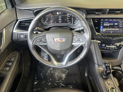 Certified 2025 Cadillac XT6 Premium Luxury FWD image 15