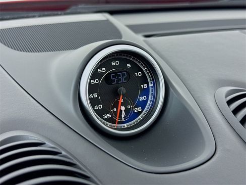 Used 2025 Porsche 718 Cayman image 19