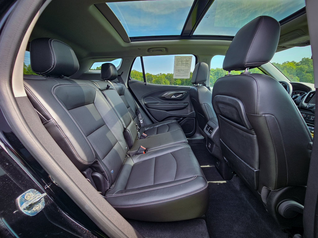 Used 2022 GMC Terrain SLT w/ Infotainment Package II AWD/4WD image 40