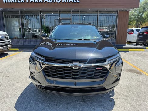 Used 2024 Chevrolet Trax RS w/ Driver Confidence Package image 2