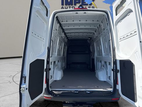 Used 2025 Mercedes-Benz Sprinter 2500 image 22