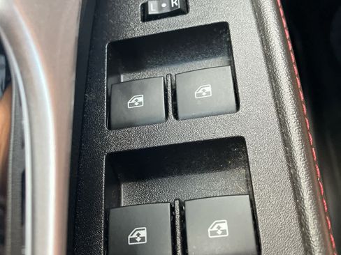 Used 2015 Chevrolet Equinox LT FWD image 12