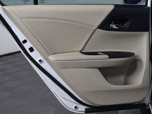 Used 2014 Honda Accord Touring image 13