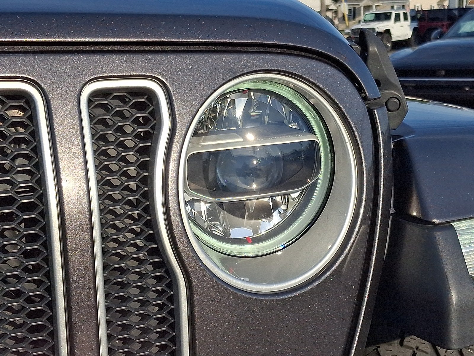 Used 2020 Jeep Wrangler Unlimited Sahara AWD/4WD image 9