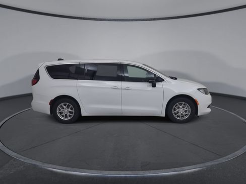 New 2027 Chrysler Pacifica LX FWD image 17