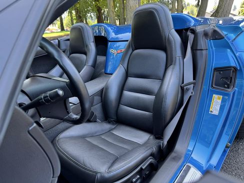 Used 2011 Chevrolet Corvette Convertible w/ Preferred Equipment Group RWD image 18