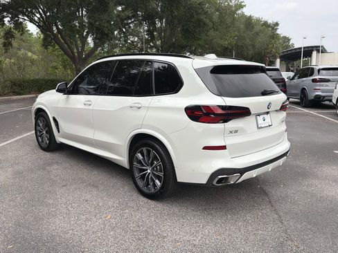 Certified 2025 BMW X5 xDrive40i w/ M Sport Package AWD/4WD image 6