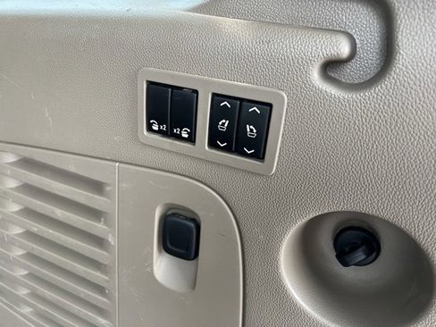 Used 2015 Chevrolet Suburban LTZ image 37