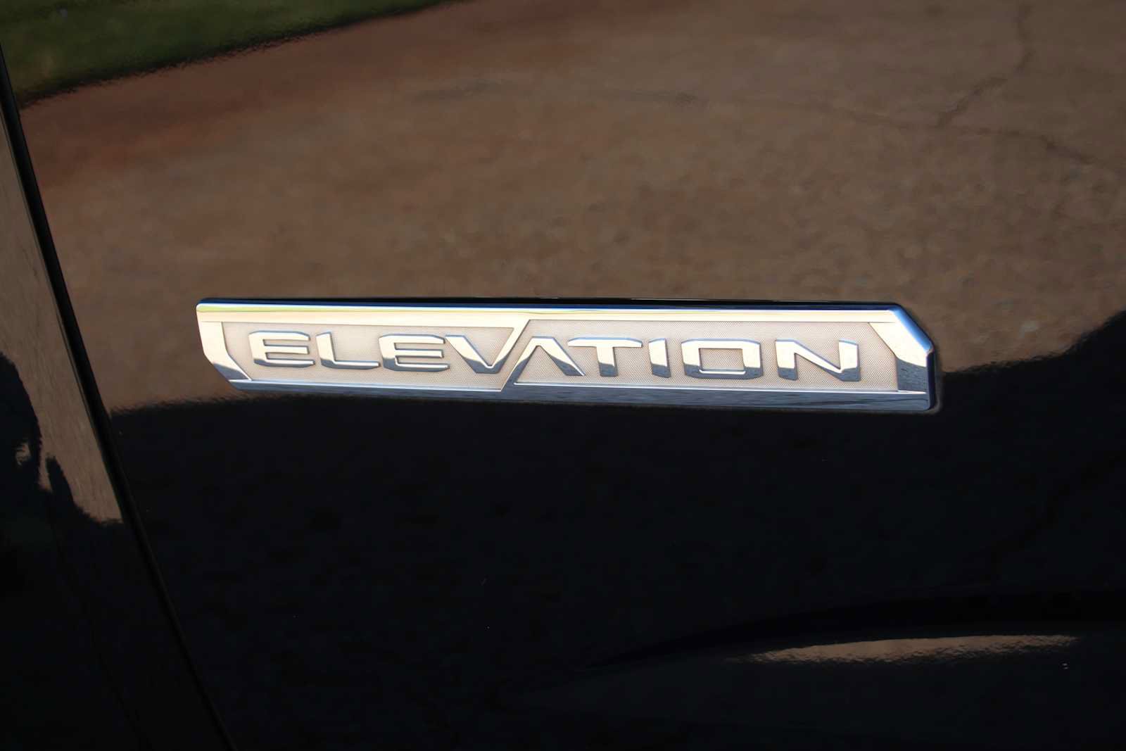 Used 2022 GMC Canyon Elevation w/ Elevation Premium Package AWD/4WD image 8