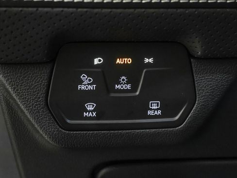 Used 2025 Volkswagen Atlas SE w/ Black Wheel Package image 23