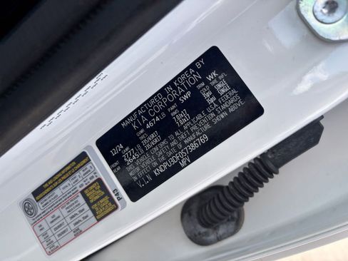 Used 2025 Kia Sportage LX image 28