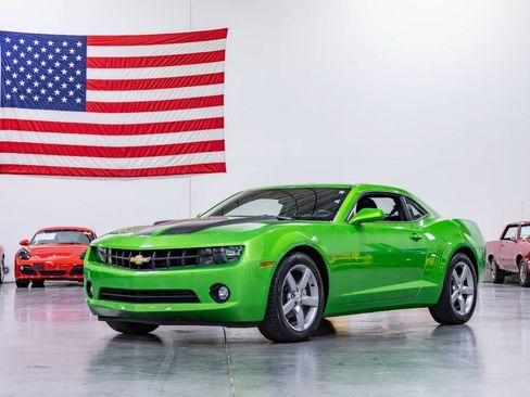 Used 2010 Chevrolet Camaro LT RWD image 3