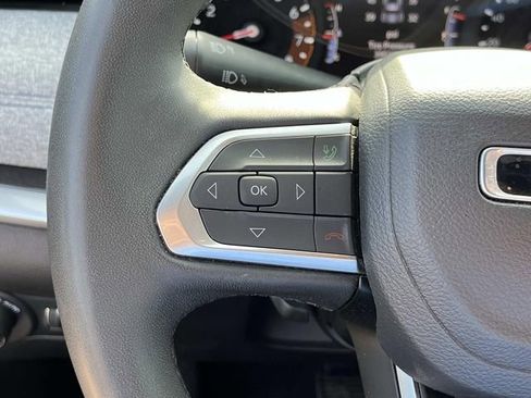Used 2025 Jeep Compass Latitude AWD/4WD image 26