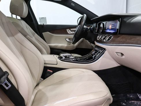 Used 2017 Mercedes-Benz E 300 image 17