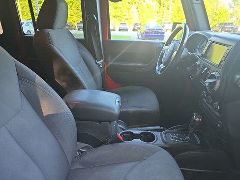 Used 2016 Jeep Wrangler Unlimited Sport w/ Quick Order Package 24S AWD/4WD image 10