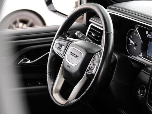 Used 2021 GMC Yukon XL Denali w/ Denali Premium Package RWD image 12