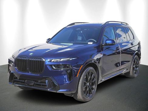 Used 2026 BMW X7 xDrive40i w/ M Sport Package AWD/4WD image 3